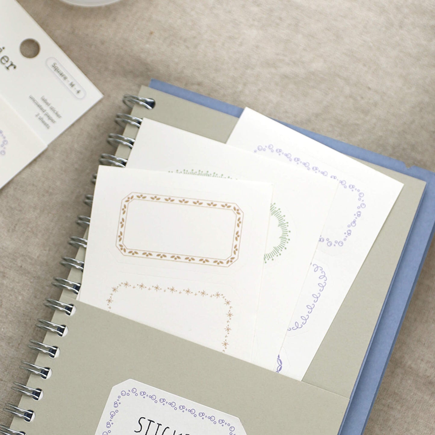 L’atelier Label Sticker Square L–4