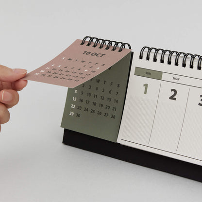 2026 Memo Weekly Desk Calendar (Horizontal)