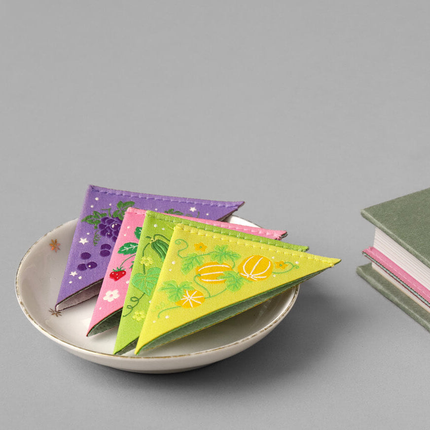 Corner Bookmark_Strawberry