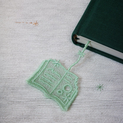 Color Thread Bookmark_Bookworm