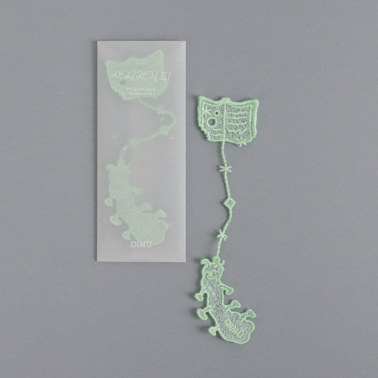 Color Thread Bookmark_Bookworm