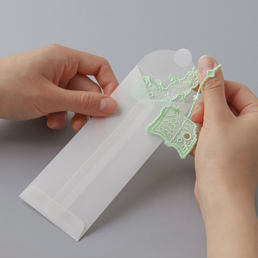 Color Thread Bookmark_Bookworm