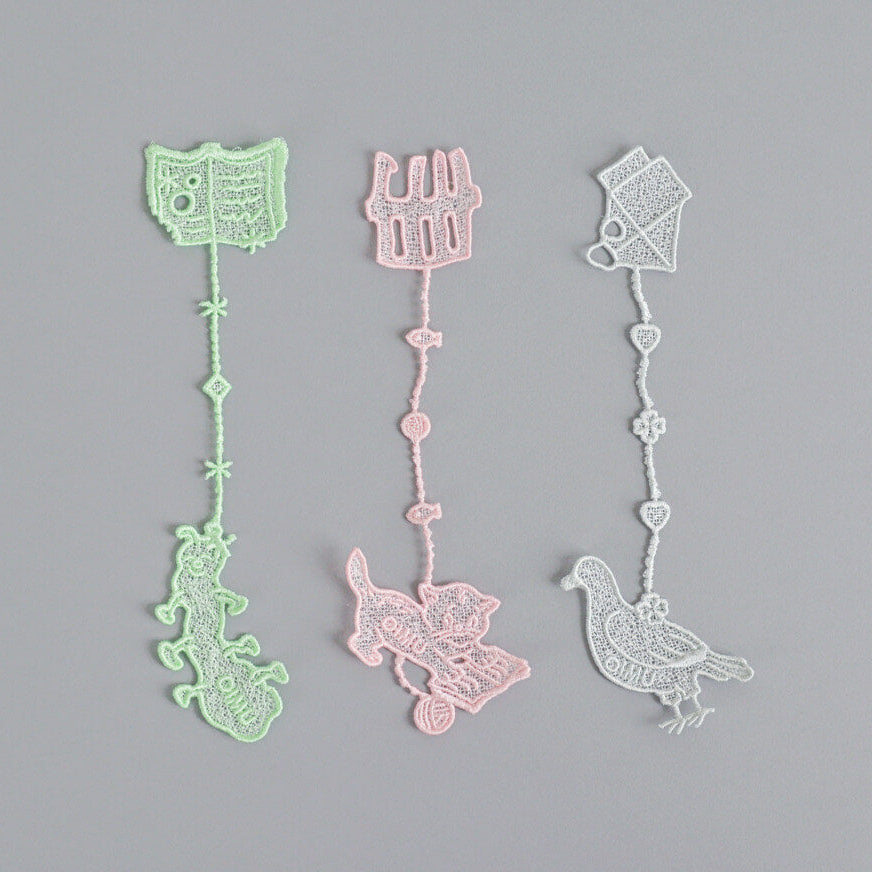 Color Thread Bookmark_Bookworm