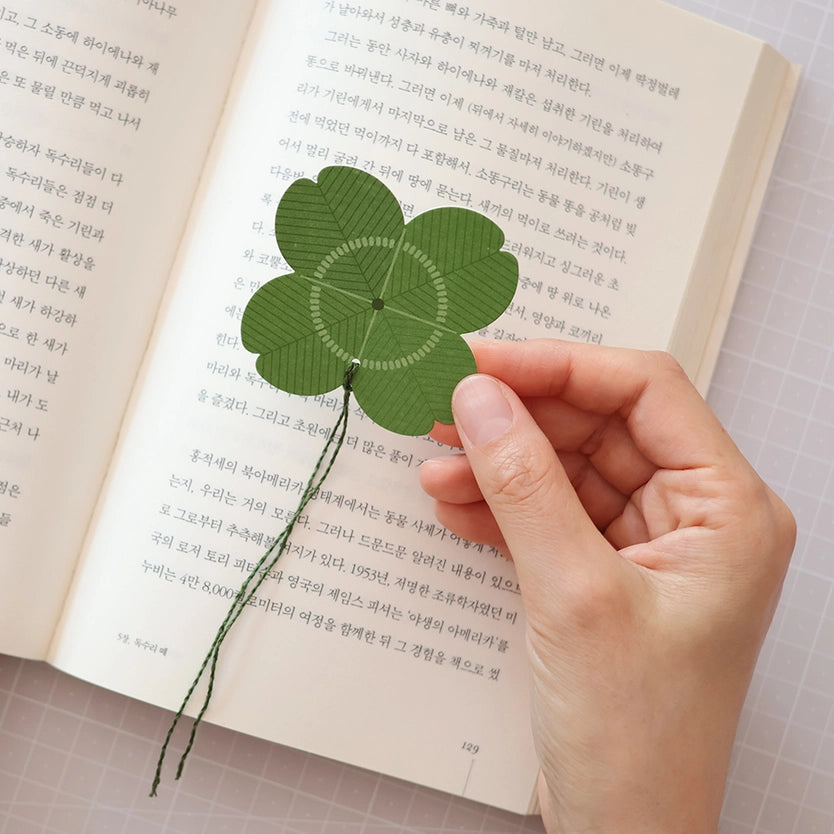 Bookmark Card_Clover