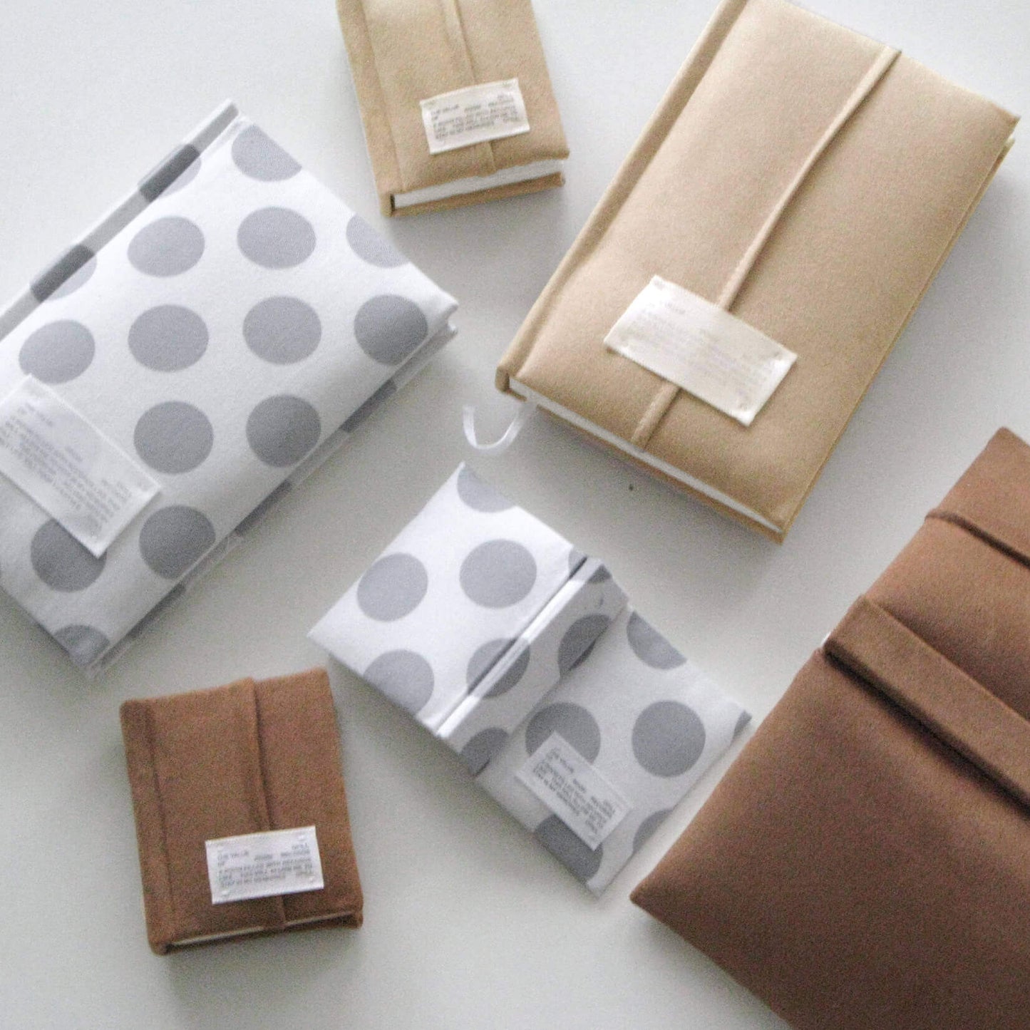 Room Note_Mini Beige Keyring (Handmade)