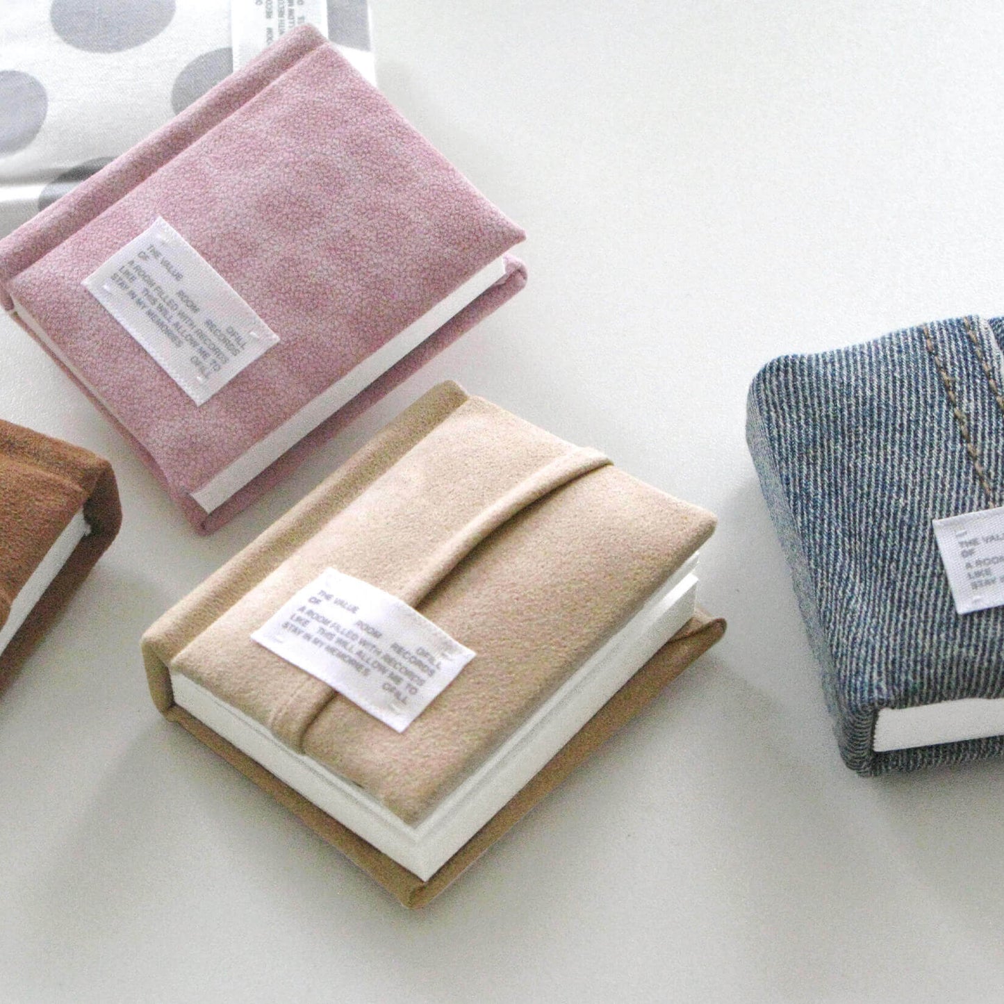 Room Note_Mini Beige Keyring (Handmade)